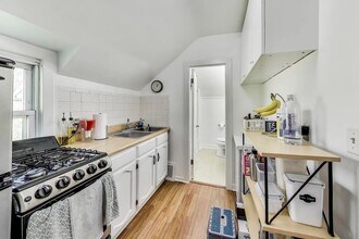 869 N McKinley Rd, Unit 2 in Lake Forest, IL - Building Photo - Building Photo