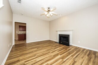 1116 Harmony Ln in La Vergne, TN - Foto de edificio - Building Photo