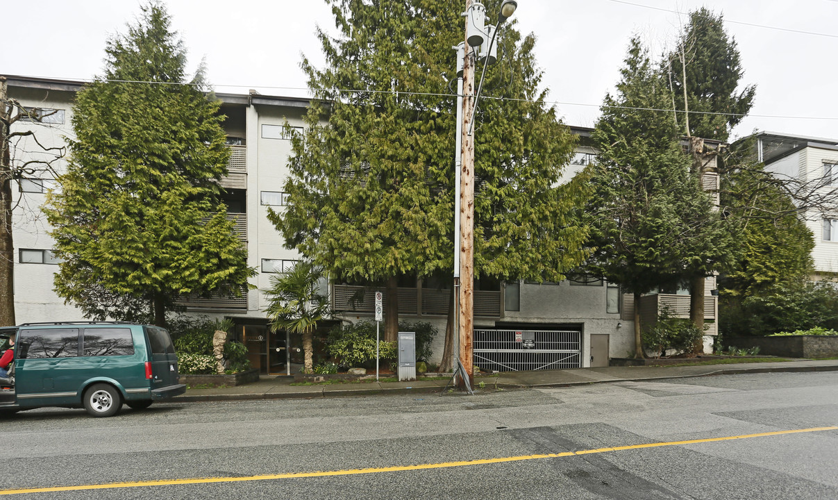 The Ridgeview in New Westminster, BC - Building Photo