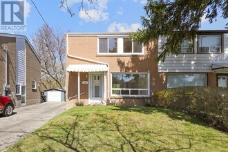156 Woodfern Dr in Toronto, ON - Building Photo - Building Photo
