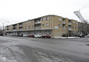 4669 Hochelaga in Montréal, QC - Building Photo
