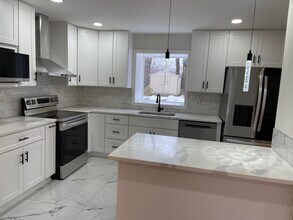 6204 Greeley Blvd in West Springfield, VA - Building Photo - Building Photo