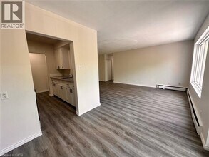 232 Louisa St in Kitchener, ON - Building Photo - Building Photo