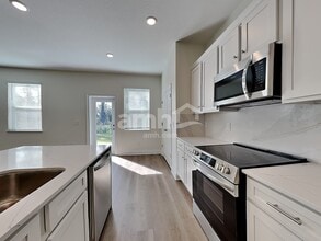 5702 Oesterle Rd in St. Cloud, FL - Foto de edificio - Building Photo