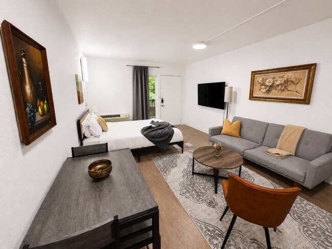 property at 824 Camino La Costa