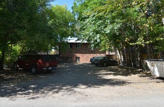 814 Kimbark St in Longmont, CO - Building Photo - Building Photo