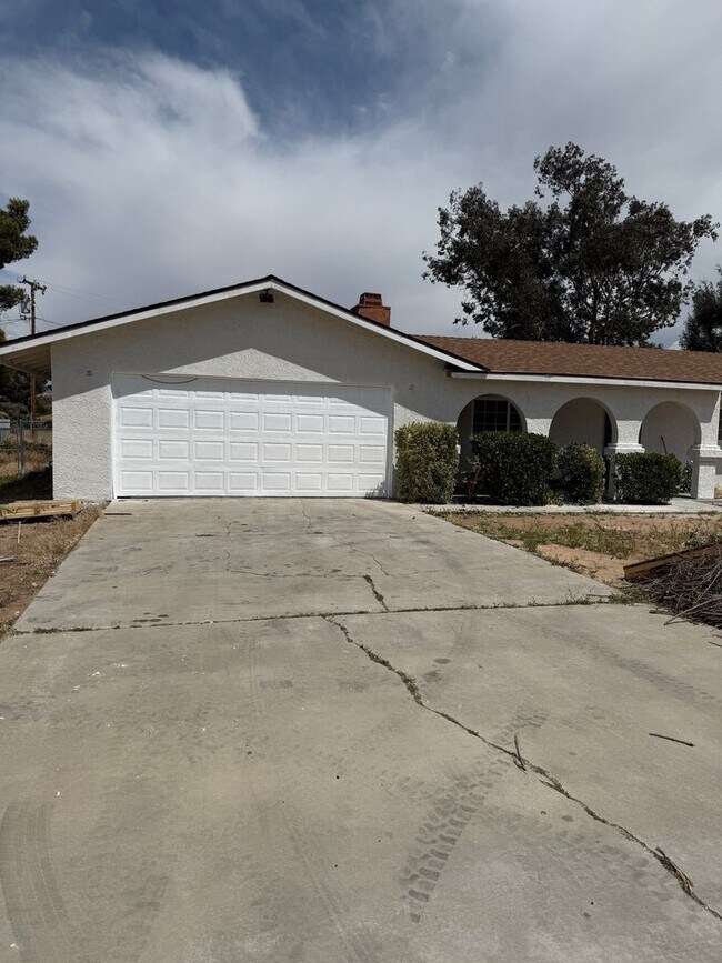 12363 Lakota Rd in Apple Valley, CA - Building Photo - Building Photo