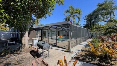 6980 Scott St in Hollywood, FL - Building Photo - Building Photo