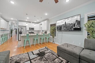 130 Terrace Ave in Jersey City, NJ - Foto de edificio - Building Photo