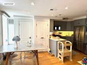 210 7th St in Brooklyn, NY - Building Photo - Building Photo
