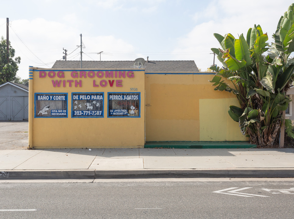 5932-5946 Florence Ave in Bell Gardens, CA - Building Photo