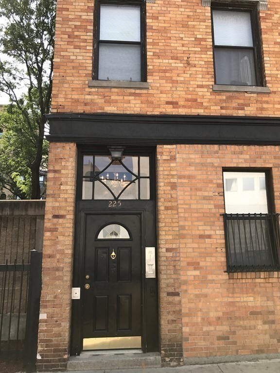 229 Berkeley St, Unit 3