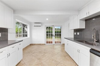 8645 SW 128th St in Miami, FL - Building Photo - Building Photo