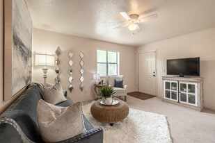 Shadow Lake in Russellville, AR - Building Photo