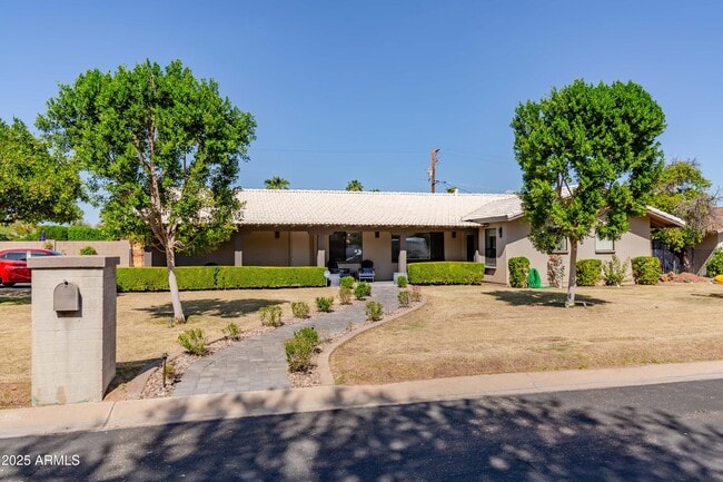 6924 E Mariposa Dr in Scottsdale, AZ - Building Photo - Building Photo