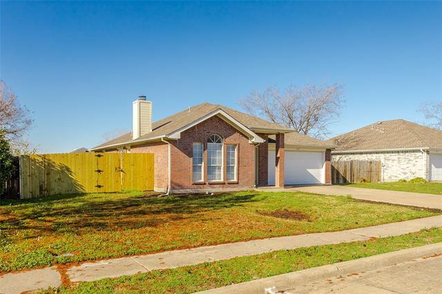 1313 Indian Wells Tr in Midlothian, TX - Foto de edificio