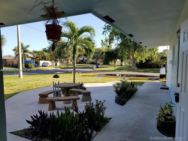 1231 NE 23rd Ave in Pompano Beach, FL - Building Photo - Building Photo