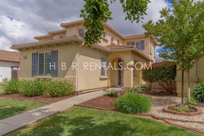 381 W Miramonte Dr in Mountain House, CA - Foto de edificio - Building Photo