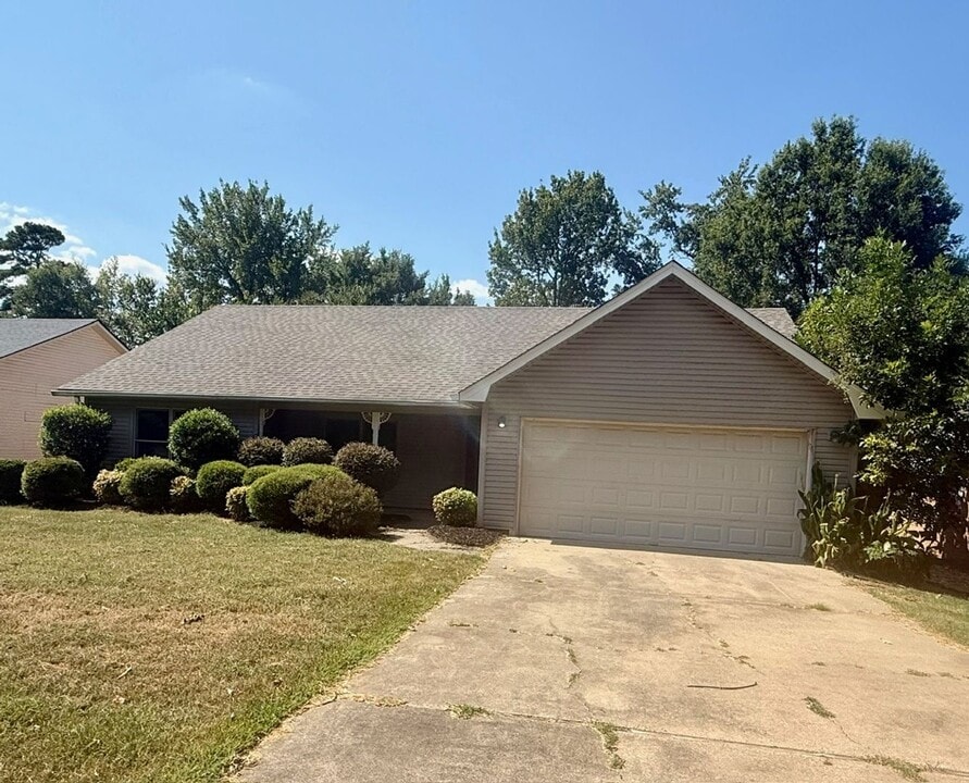 149 Rolling Oaks Dr in Maumelle, AR - Foto de edificio