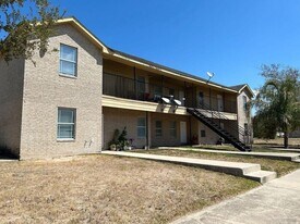 9 Graham Ave in Alton, TX - Building Photo