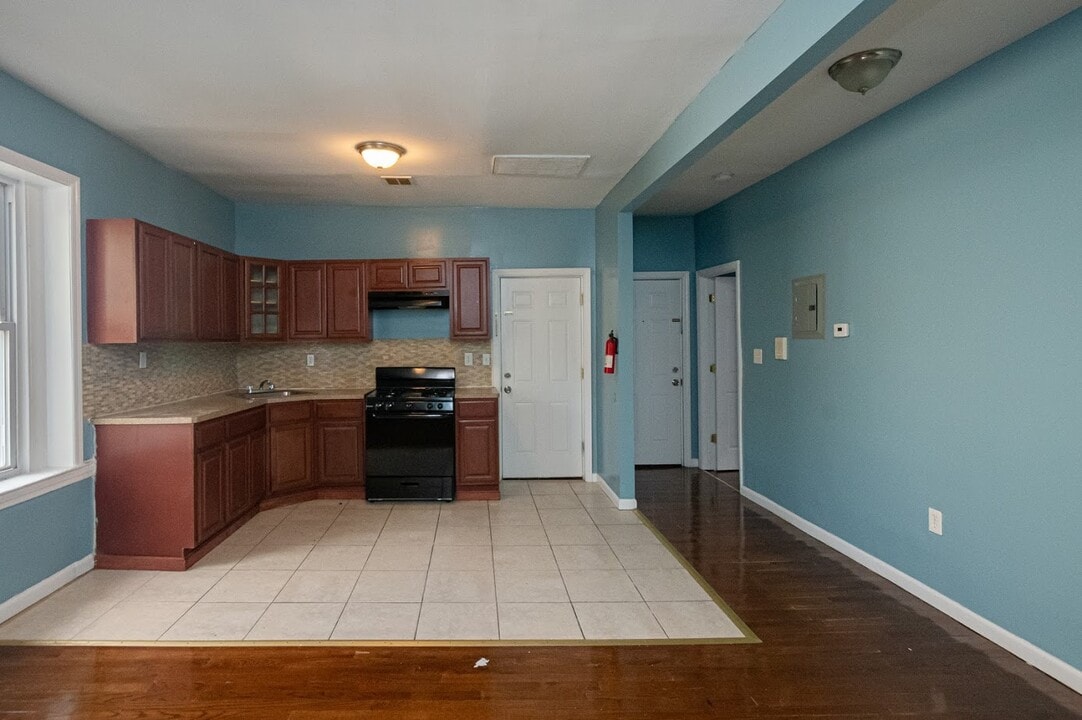 183 W Bigelow St in Newark, NJ - Building Photo