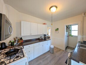 14 Sanborn Ave, Unit 1 in Somerville, MA - Building Photo - Building Photo