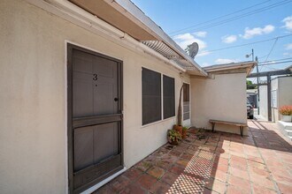 1724 Abbot Kinney Blvd, Unit 3 in Los Angeles, CA - Foto de edificio - Building Photo