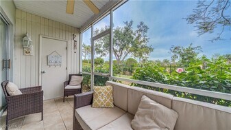 6777 Winkler Rd in Ft. Myers, FL - Building Photo