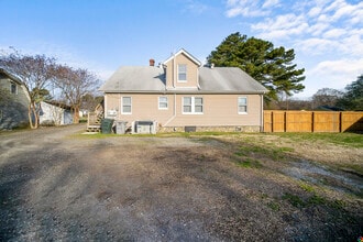 1270 Old Buckroe Rd in Hampton, VA - Building Photo - Building Photo