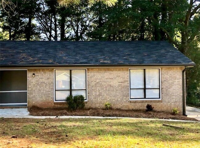 4771 Valley Dale Dr SW in Lilburn, GA - Building Photo - Building Photo