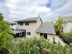 1100 Grand Canyon in Brea, CA - Foto de edificio - Building Photo