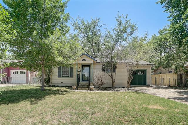 1601 Baxley St in Carrollton, TX - Foto de edificio - Building Photo