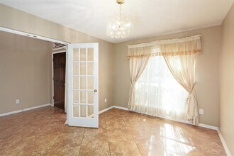 16350 Mellow Oaks Ln in Sugar Land, TX - Building Photo - Building Photo