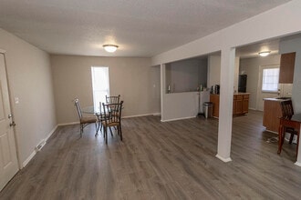 204 Wheaton Ct in Columbia, MO - Building Photo - Building Photo