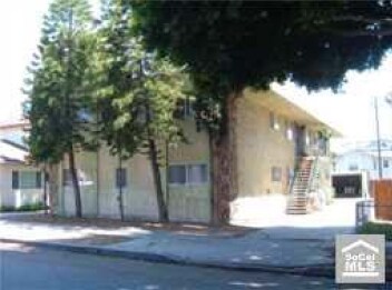 3244 E Wilton St in Long Beach, CA - Foto de edificio - Building Photo