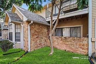 2300 Old Spanish Trl, Unit 115 in Houston, TX - Foto de edificio - Building Photo