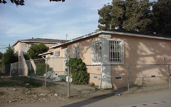 4243 E Compton Blvd in Compton, CA - Foto de edificio