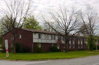 Willow Glen Apartments in Romulus, MI - Building Photo - Building Photo