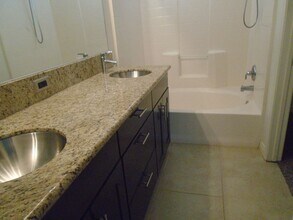 4218 Pacific Grove Ct in Bakersfield, CA - Building Photo - Building Photo