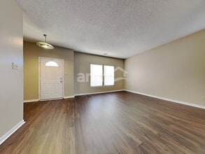 936 Shenandoah Way in Greenwood, IN - Building Photo - Building Photo