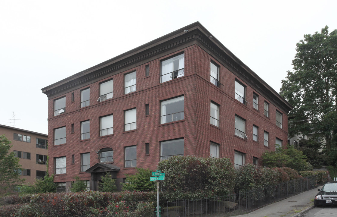 Westview Apartments in Seattle, WA - Building Photo