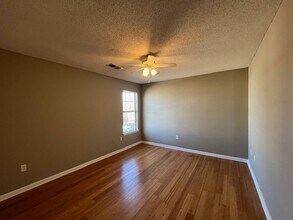 3749 Iron Horse Dr in Horn Lake, MS - Building Photo - Building Photo