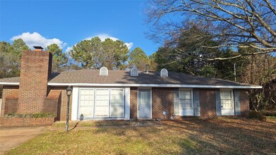 336 Oakwild Dr in Montgomery, AL - Building Photo - Building Photo