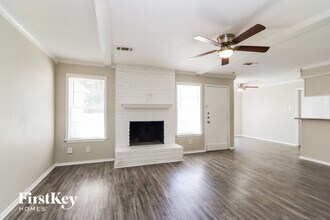 4903 Shatner Dr in Houston, TX - Building Photo - Building Photo