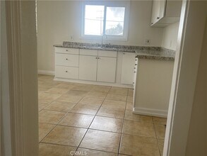 109 E 95th St in Los Angeles, CA - Building Photo - Building Photo