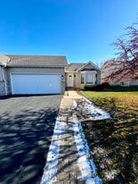 1129 Golf Ct in Dekalb, IL - Building Photo