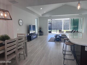 9259 Paradise Dr in Inlet Beach, FL - Foto de edificio - Building Photo