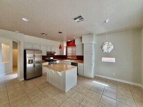 11008 Rusty Ray Dr in Las Vegas, NV - Building Photo - Building Photo
