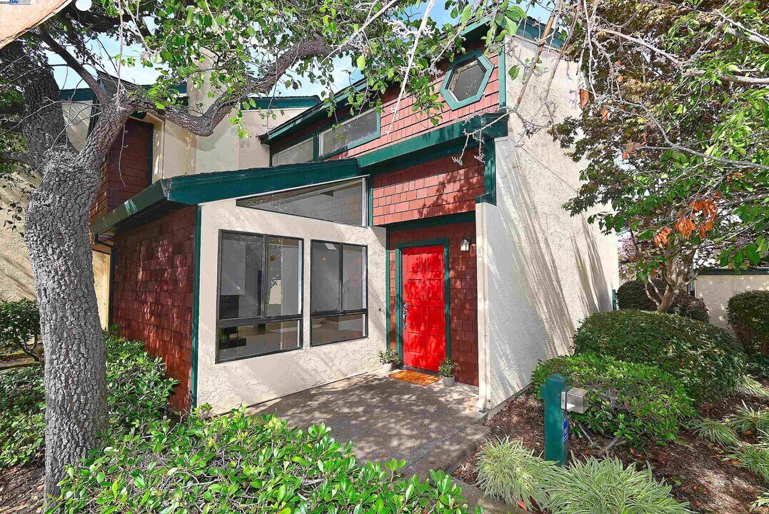 1117 Ironwood Rd in Alameda, CA - Foto de edificio