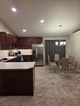 600 Van Wy in Grandview, WA - Building Photo - Building Photo